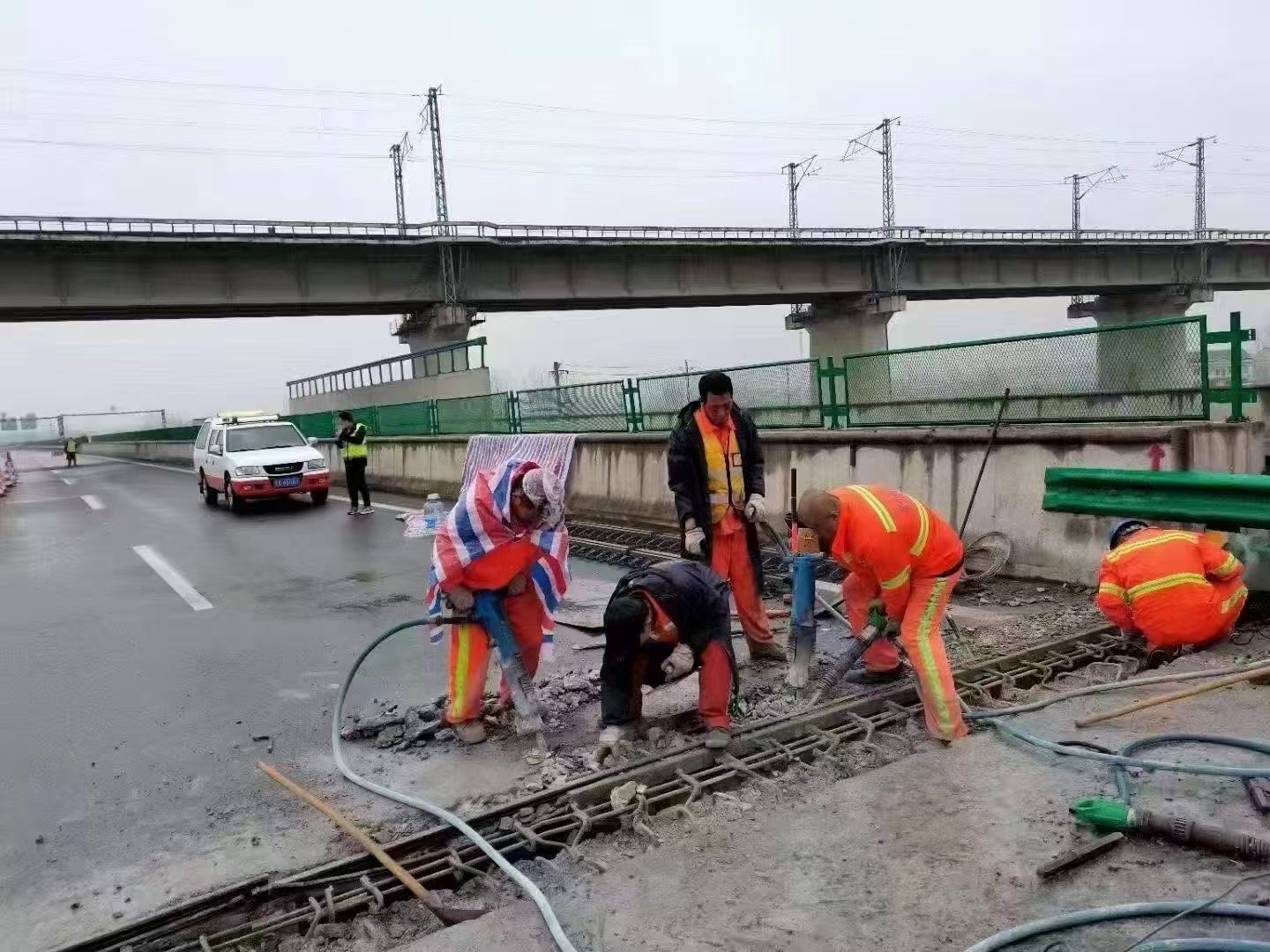 永德桥梁伸缩缝抢修料